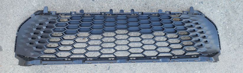 2025 2026 TOYOTA CAMRY SE XSE FRONT BUMPER LOWER GRILL GRILLE