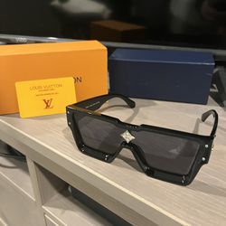 Black Louis Vuitton Sunglasses(Cyclone Lens)