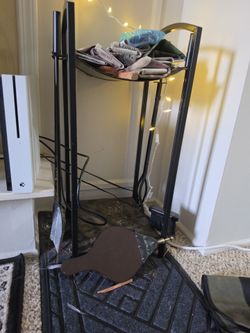 Wood fuel Fireplace Tools + Mount