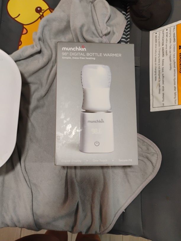 Munchkin Digital Bottle Warmer Brand New Unopened