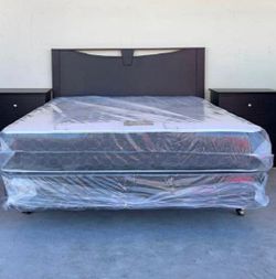 Set Queen size mattress and box spring