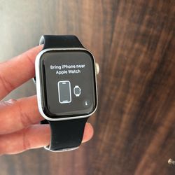 Apple Watch 5. Like New And Unlocked!
