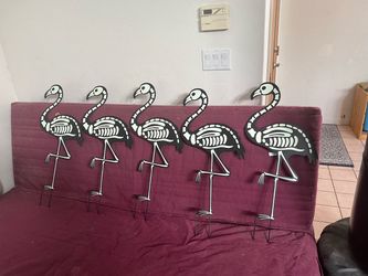 5 Halloween flamingos