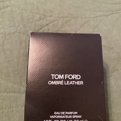 Perfume  Tom Ford Oud Wood 1 Onza 