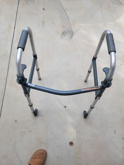 Good Quality Folding Walker From Invacare

