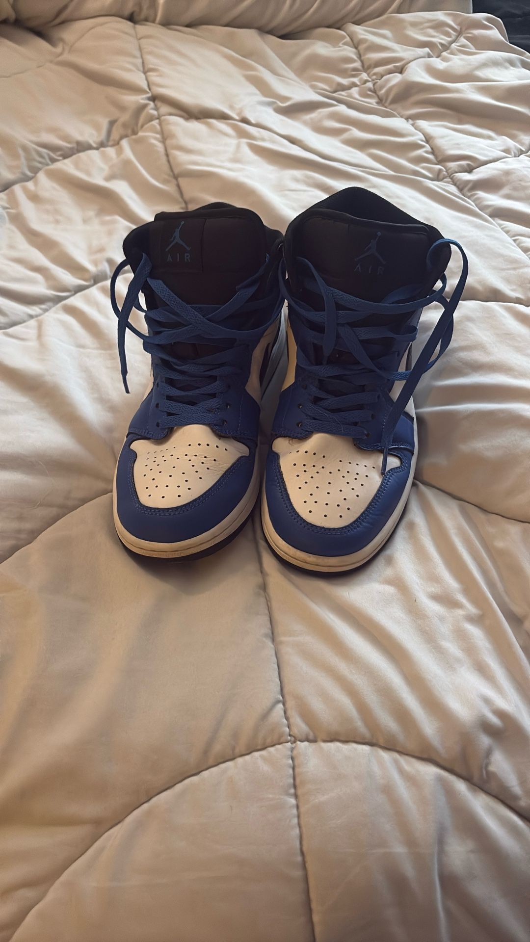 Jordan 1 Both For 150$