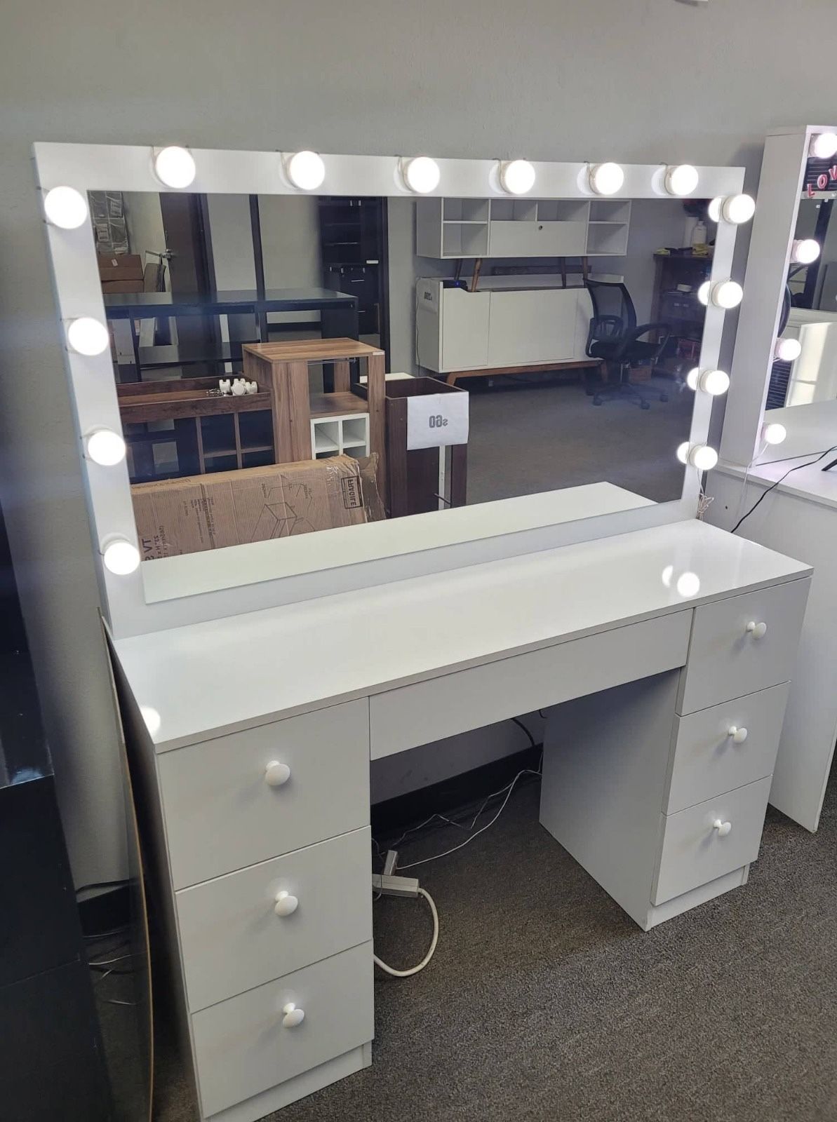 New Makeup Vanity with Hollywood Mirror 