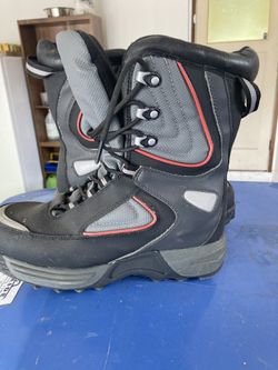 Size 8 Like New Ladies Snow Boots