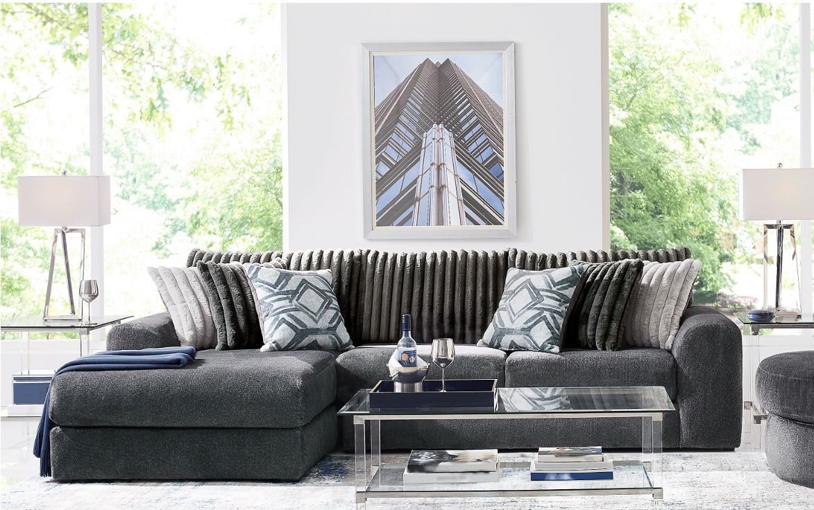 Moreau Street Left Arm Chaise Sectional - $500 (Huntersville
