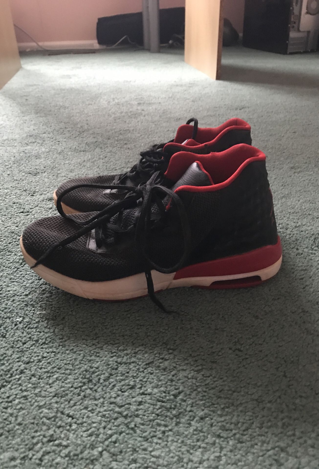 Nike air Jordan’s basketball shoes 5.5