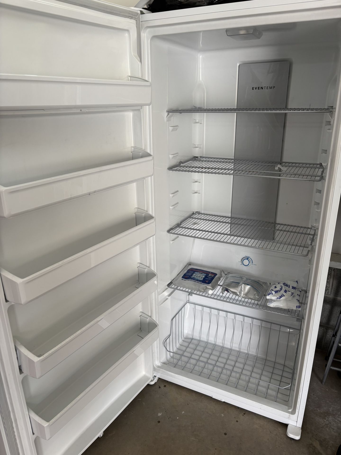 Frigidaire 20-cu ft Upright Freezer