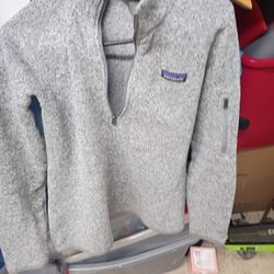 Patagonia Ladies Medium Sweater 