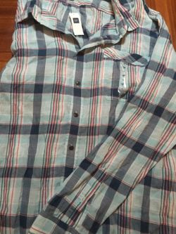 2xl gap button up(nwt)