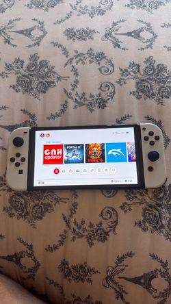 Nintendo Switch OLED White hack/Trade for Nintendo switch 2 PlayStation 5 with games,Xbox series x with games or  oculust quest 3