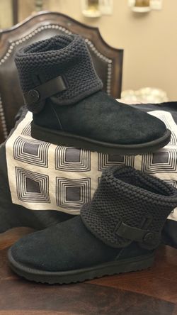 Uggs-New/Never Worn