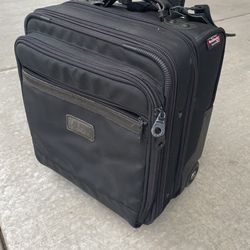 Roller Bag With Telescoping Handle