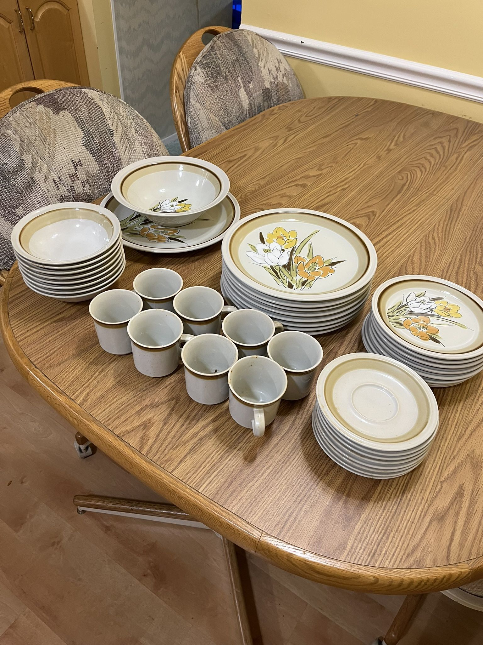 Vintage Dinnerware Set