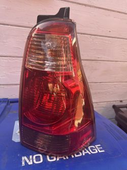 Tail Lights Right Side Toyota 4Runner. 2003