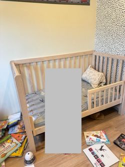 Baby and toddler crib