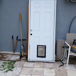 Puerto 32x80  Con Puertesita Para El Perrito