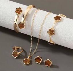 Five Pieces Set Lucky Five Leaf women’s Jewelry