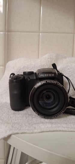 Fujifilm Bridge Camera with 30x Zoom Lens