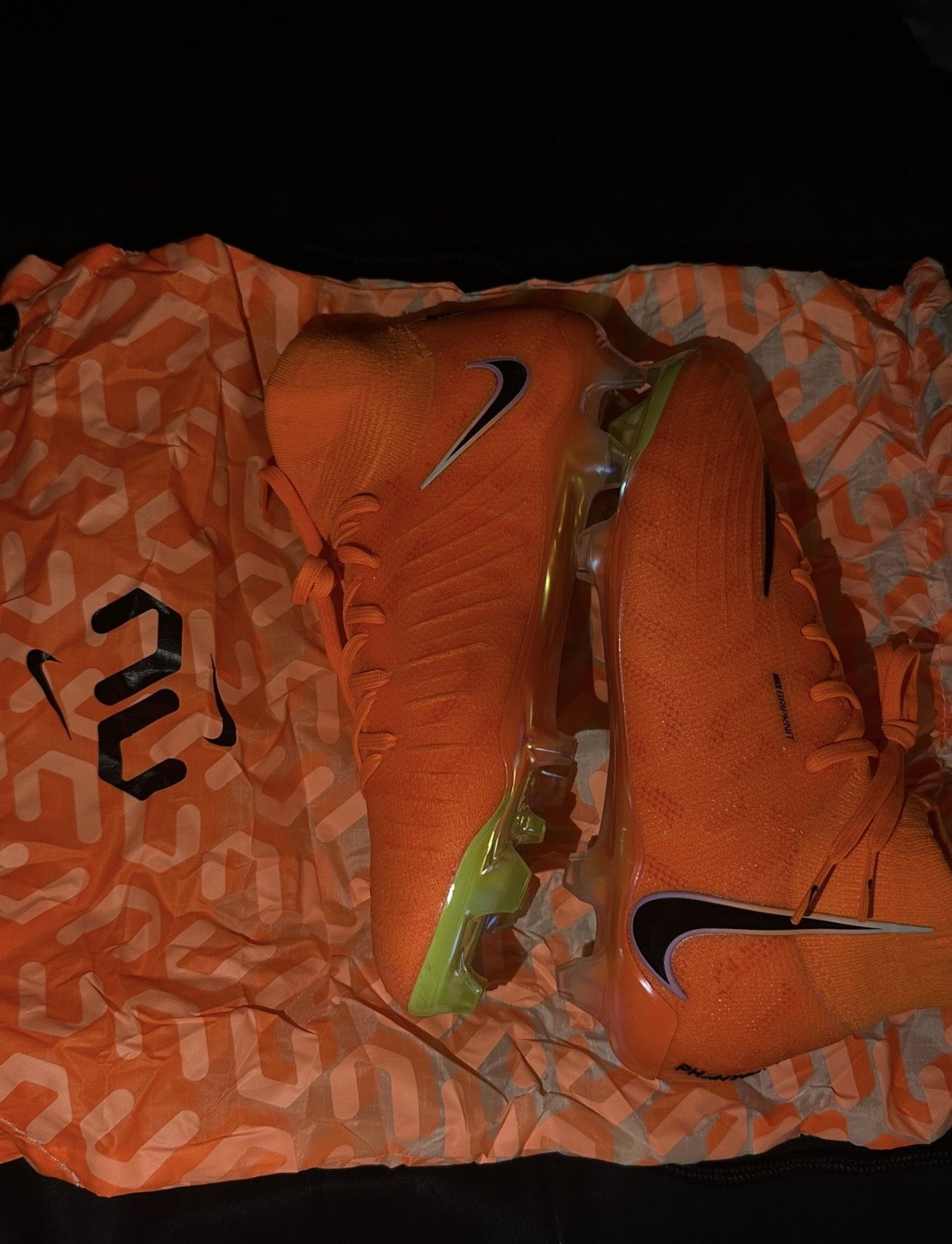 Nike Phantom Luna Elite FG Cleats