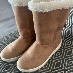 CAT & JACK BOOTS • SIZE 2