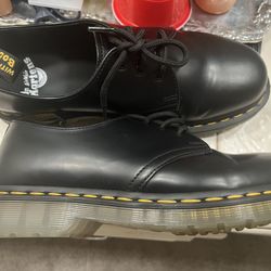 Dr Martens black oxfords 👞 👞
