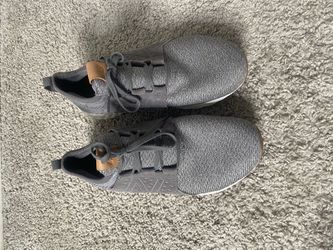 New Balance MENS sz 8