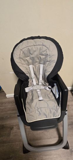 Baby High Chair with 5-Point Harness