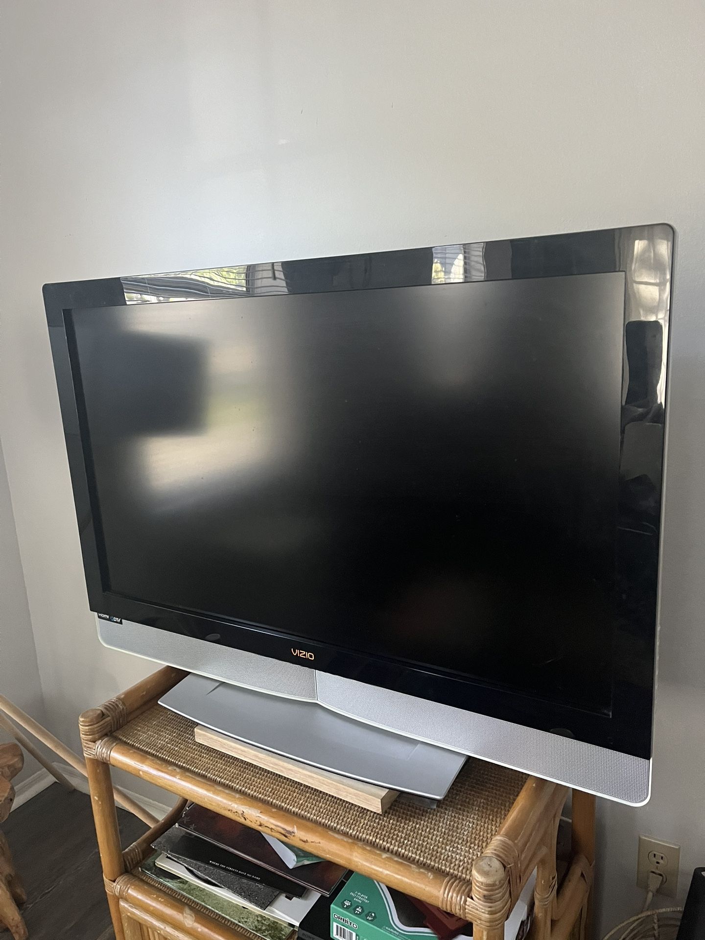 40 Inch Vizio HDTV for Sale in Orlando, FL - OfferUp
