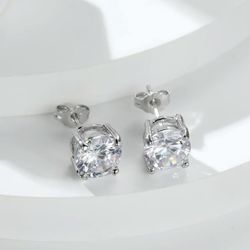 STUD EARRINGS 