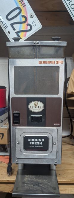 BUNN commercial coffee grinder, G9 series model.