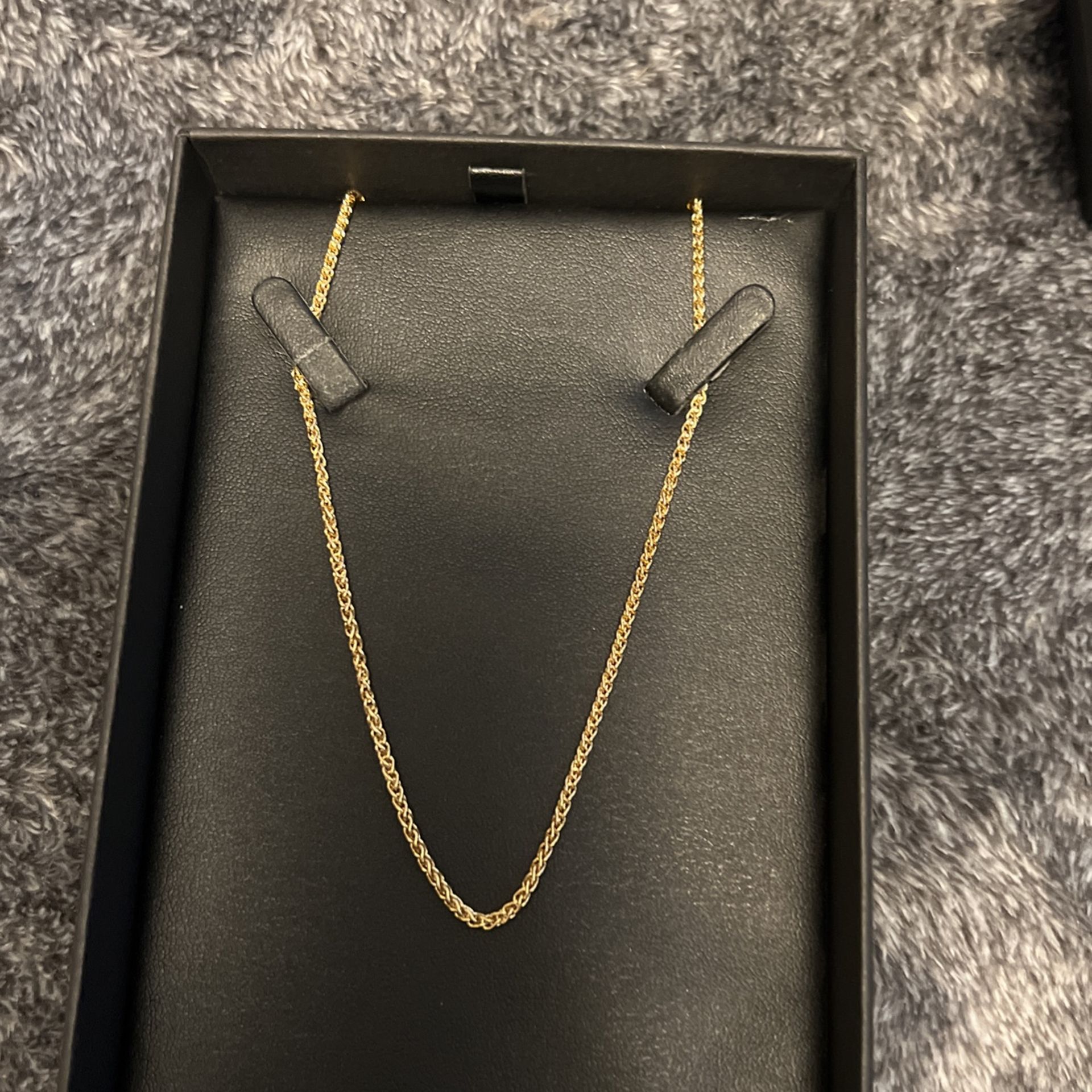 Tiara 14K Yellow Gold 2.5mm 18" Wheat Chain for Sale in Spanaway, WA OfferUp
