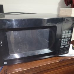 Small Microwave Oven
