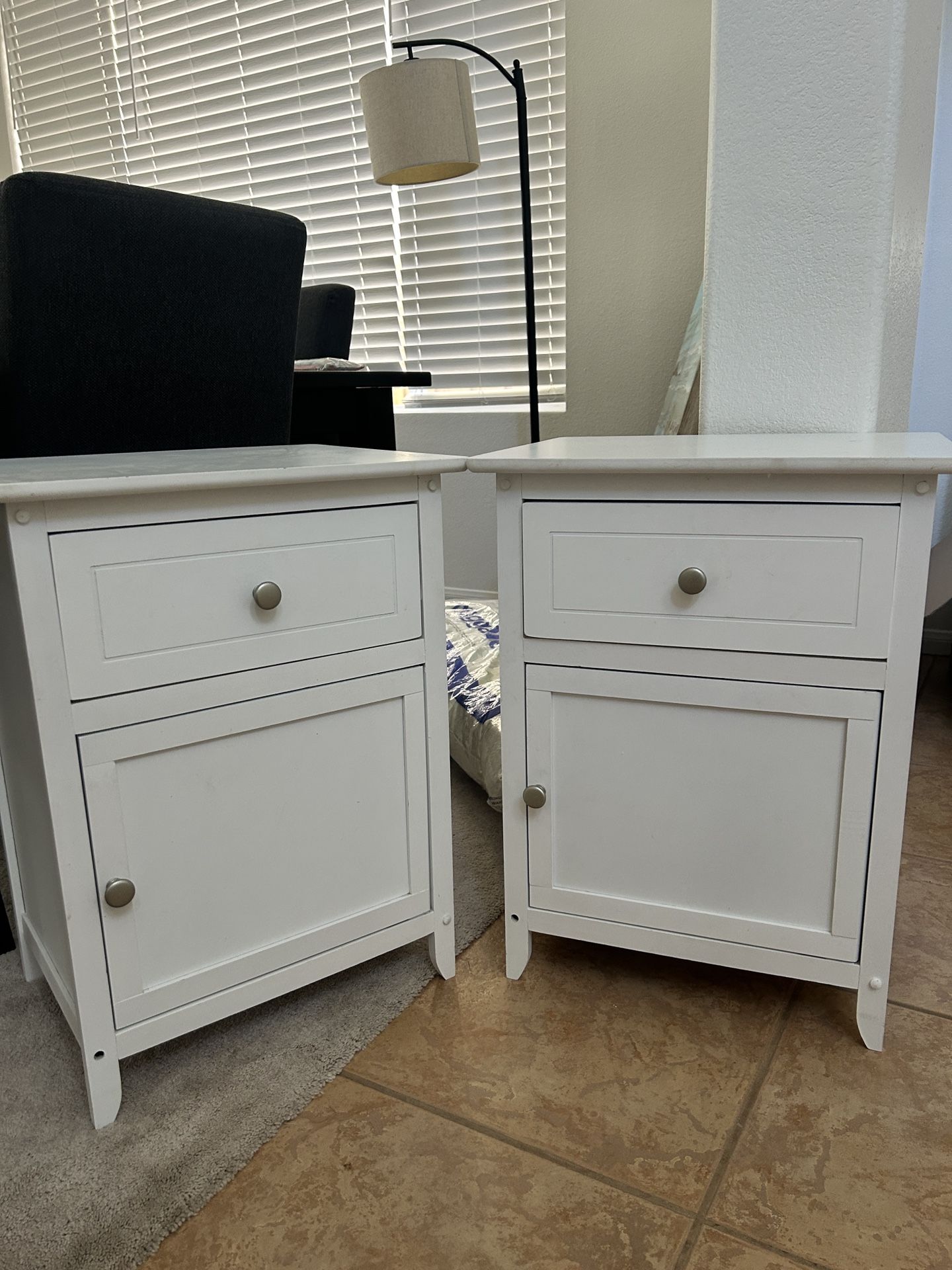 2 Side Tables