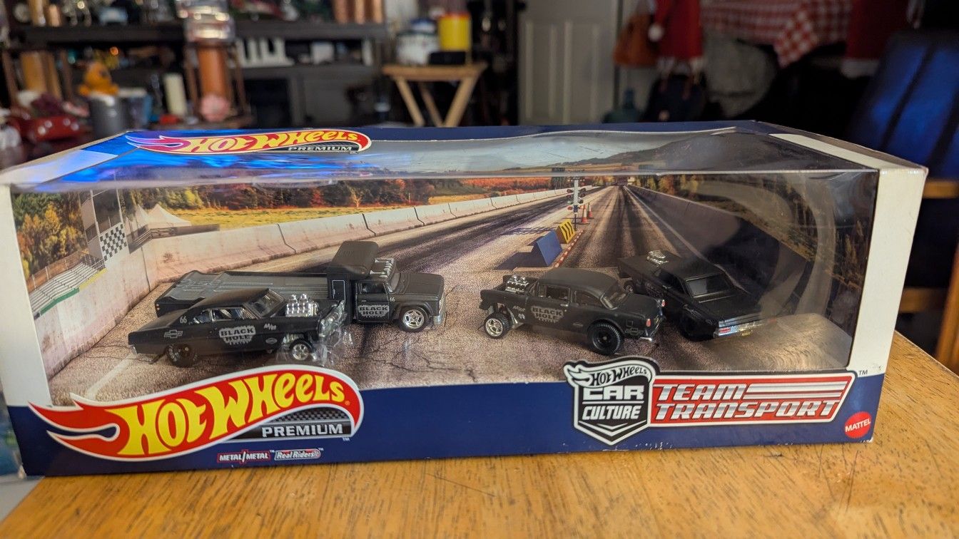 Hot Wheels 2020 Premium Car Culture Team Transport Set Diorama Black Hole GASSER
