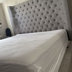 Modern Gray Tuffet Bed Head
