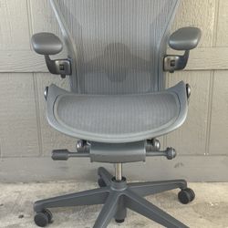 Herman Miller Aeron Chair Remastered Size B