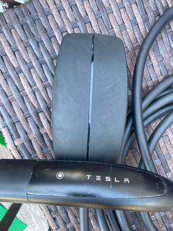 Tesla mobile charger