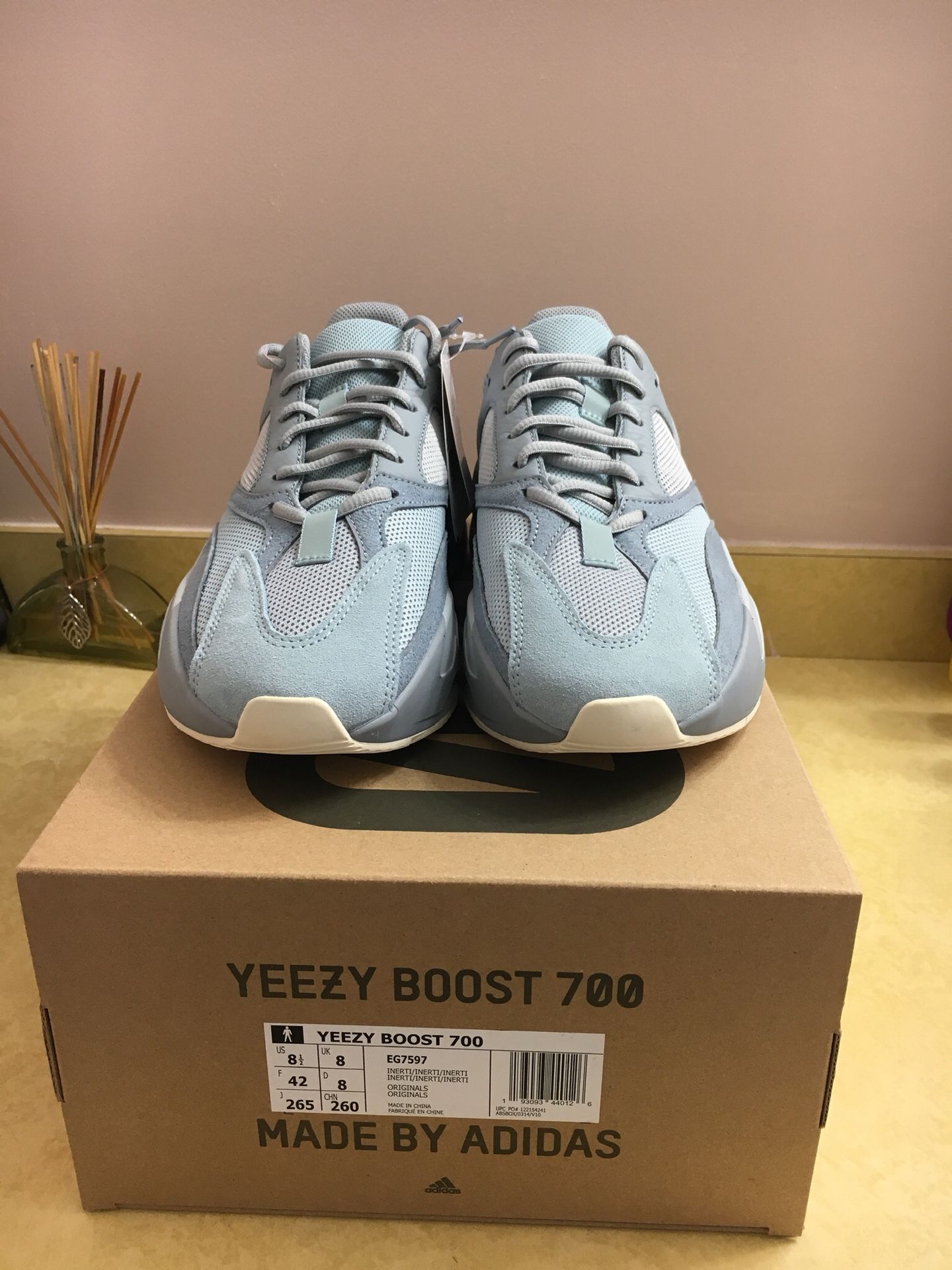 Adidas Yeezy Boost 700 Inertia DS Size 8.5