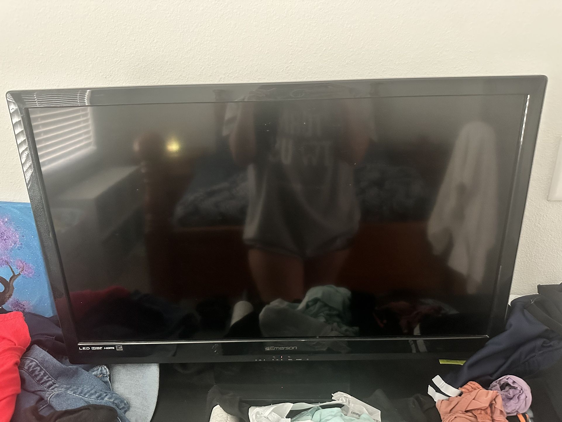 Emerson Smart LED Tv