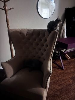 Tufted Wingback Accent Chair