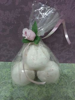 Vanilla rose trio bath fizzy gift set