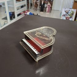 Baby Grand Piano Musical Trinket Box Plays "It's A Small World" Works Great 5.5" X 4.75" X 2.75"H