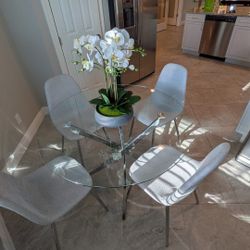 Kitchen Table With Chairs (4)