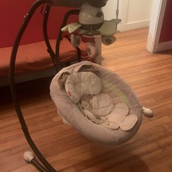 Baby Swing - Fisher Price