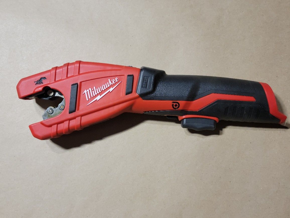 Milwaukee
M12 12V Lithium-Ion Cordless Copper Tubing Cutter (Tool-Only)