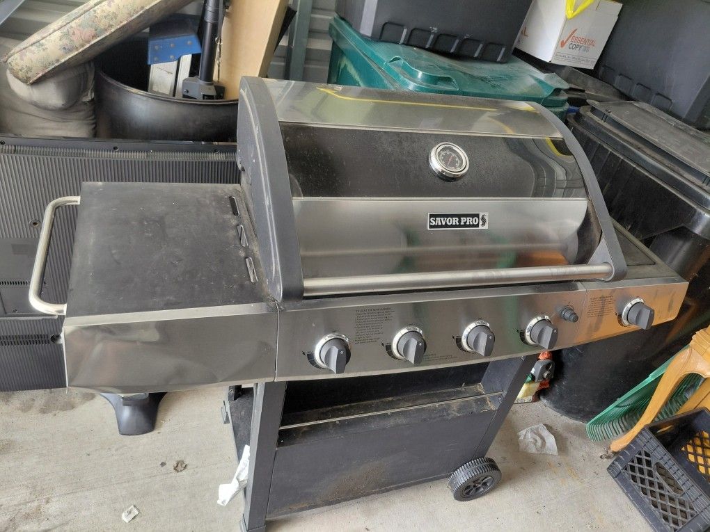 2 Gas Grills